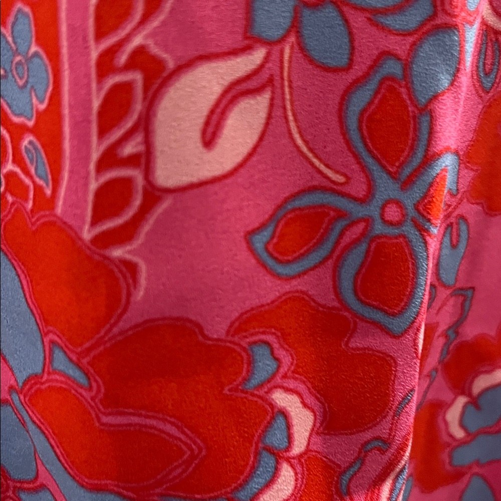SUGARLIPS Sao Paulo Garnet Bellissima
Ruffle Sleeve Top - Picture 10 of 15